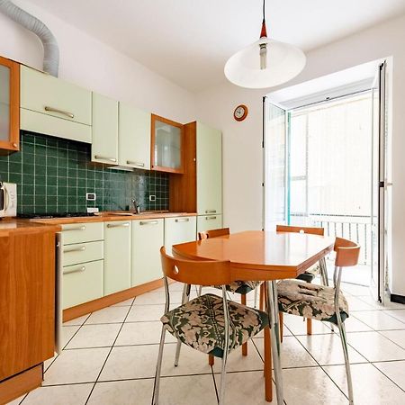 Joivy Cosy Flat With Parking In Кьявари Экстерьер фото