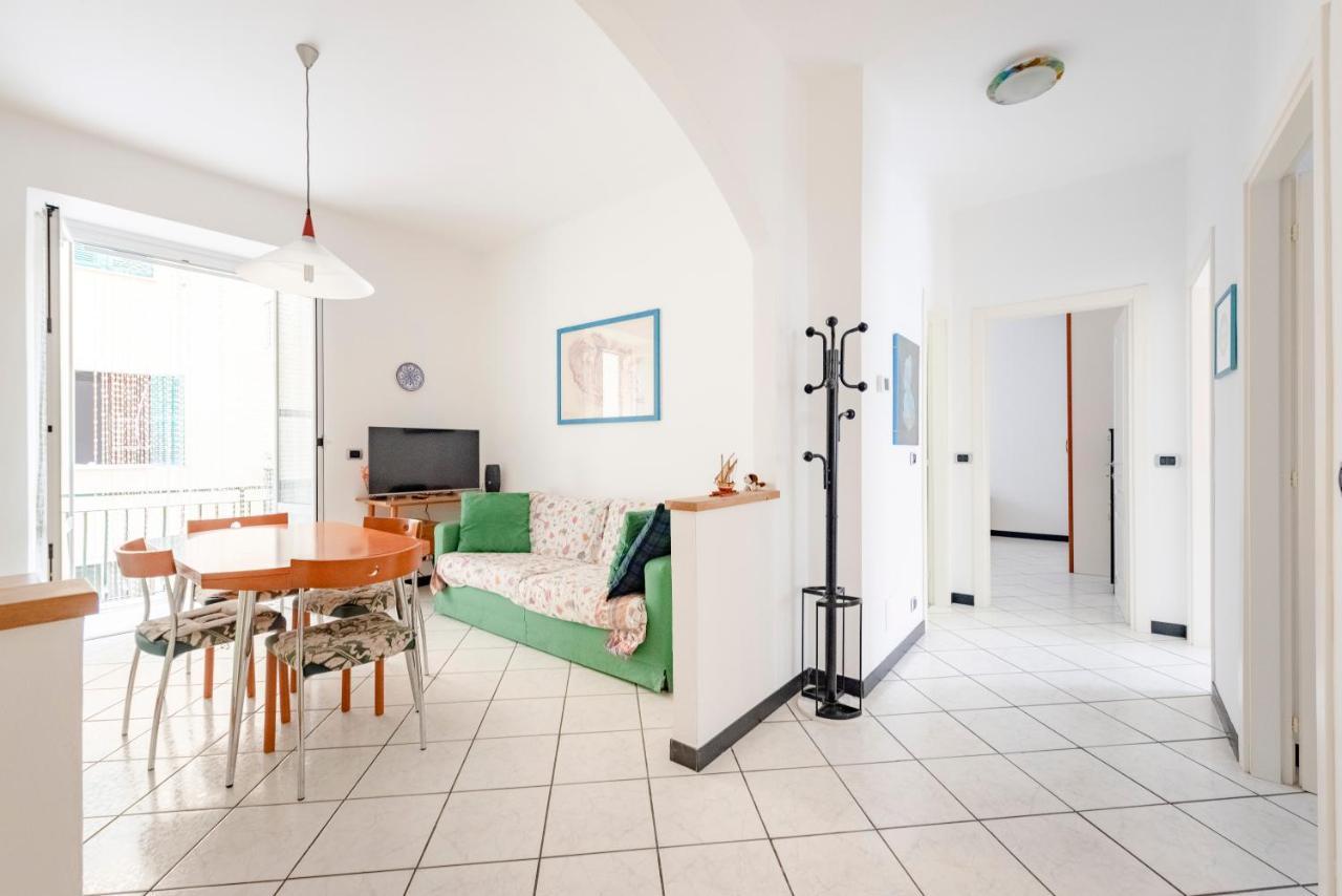 Joivy Cosy Flat With Parking In Кьявари Экстерьер фото