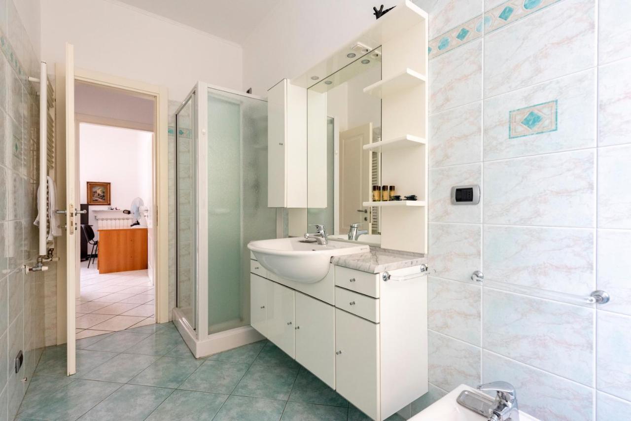 Joivy Cosy Flat With Parking In Кьявари Экстерьер фото